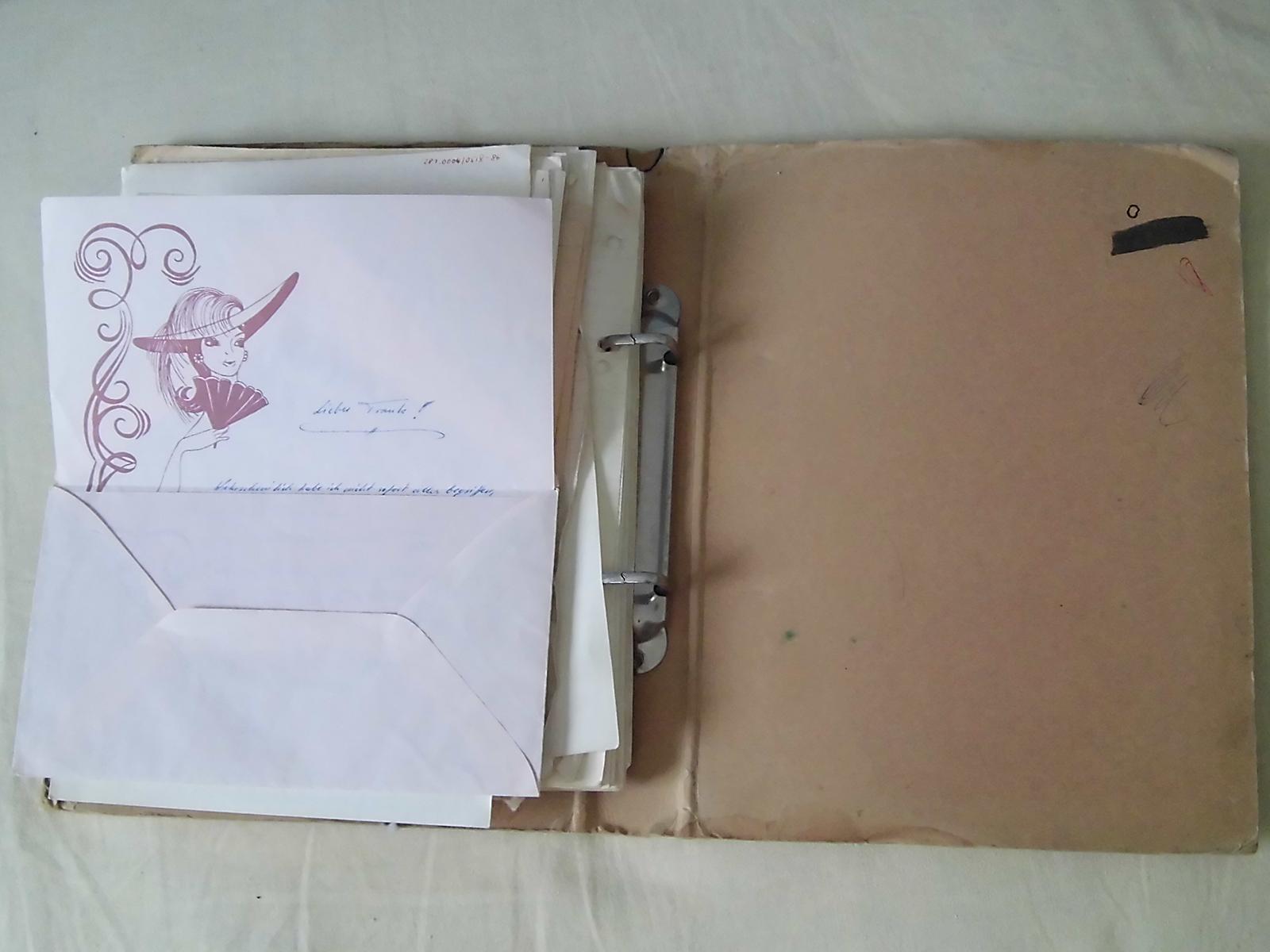 Der Ordner mit dem Brief